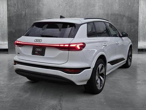 2025 Audi Q6 e-tron Premium Plus quattro