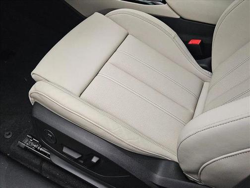 2025 Audi Q6 e-tron Premium Plus quattro