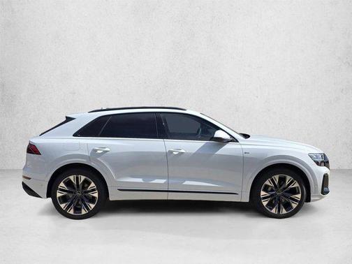 Glacier White Metallic 2026 Audi Q8 55 Premium Plus