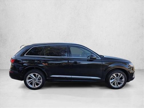 2023 Audi Q7 45 Premium