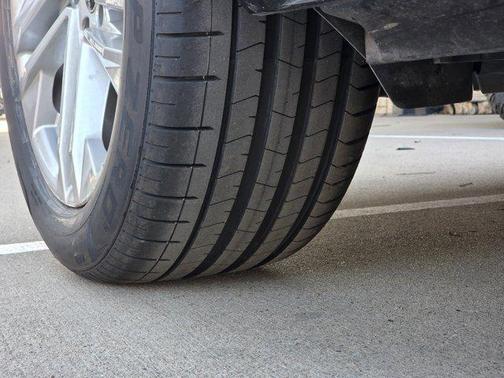 2023 Audi Q7 45 Premium