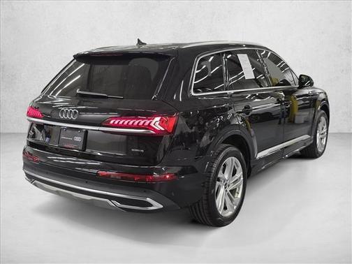 2023 Audi Q7 45 Premium