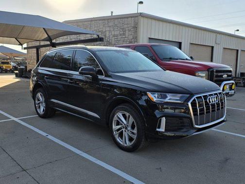 2023 Audi Q7 45 Premium
