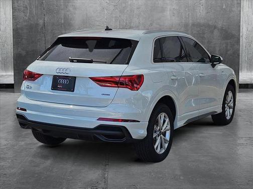 2025 Audi Q3 Premium 45 TFSI S line quattro Tiptronic