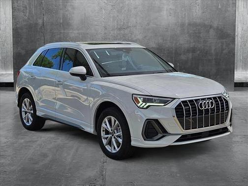 2025 Audi Q3 Premium 45 TFSI S line quattro Tiptronic