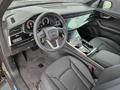 2025 Audi Q7 45 Premium