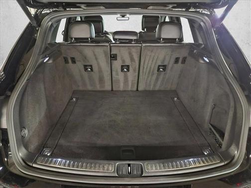 2022 Porsche Macan AWD