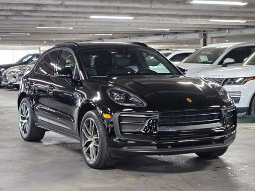 2022 Porsche Macan AWD