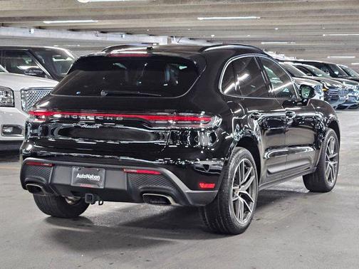 2022 Porsche Macan AWD