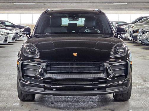 2022 Porsche Macan AWD