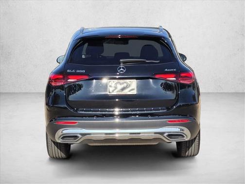 2025 Mercedes-Benz GLC 300 4MATIC
