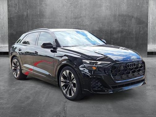 2025 Audi Q8 55 Premium Plus