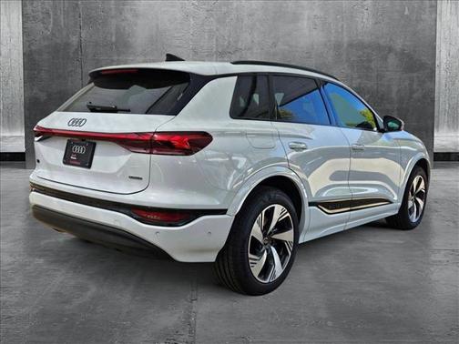2025 Audi Q6 e-tron Premium Plus quattro