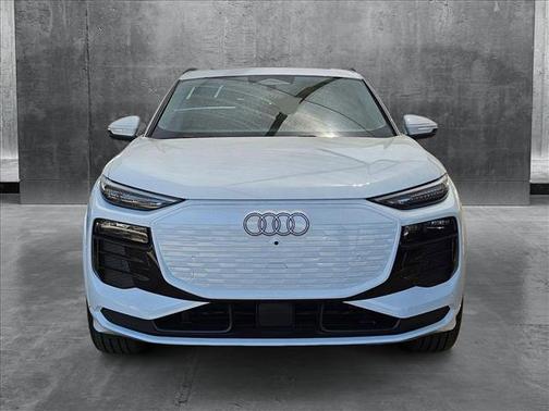 2025 Audi Q6 e-tron Premium Plus quattro