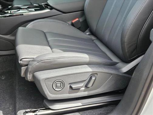 2025 Audi Q6 e-tron Premium Plus quattro