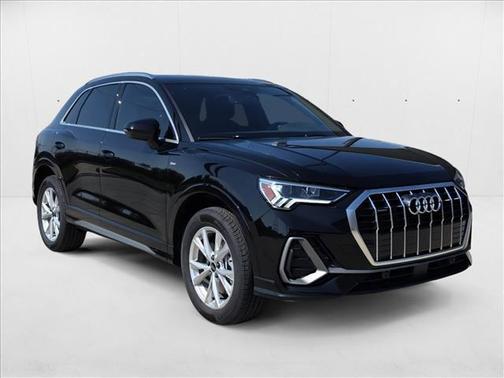 2025 Audi Q3 Premium 45 TFSI S line quattro Tiptronic