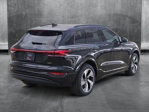 2025 Audi Q6 e-tron Premium Plus quattro