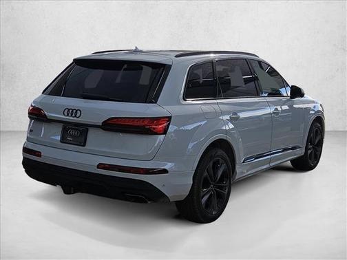 2025 Audi Q7 55 Premium Plus