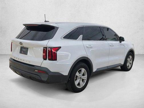 Glacial White Pearl 2021 Kia Sorento LX