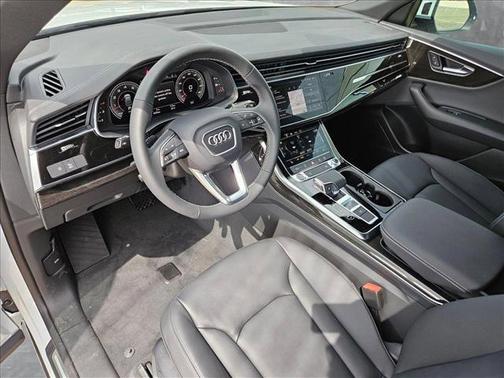 2025 Audi Q8 55 Premium