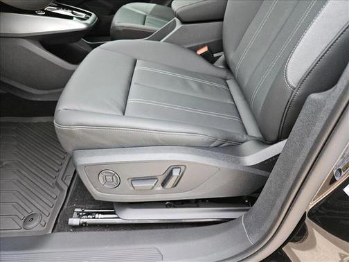 2025 Audi Q4 e-tron Premium Plus 55 quattro