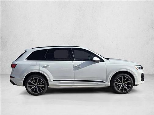 2026 Audi Q7 45 Premium Plus