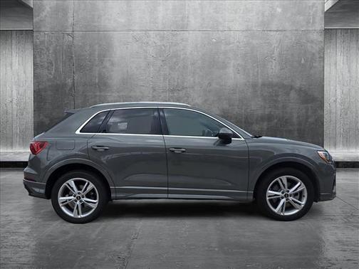 2022 Audi Q3 45 S line Premium