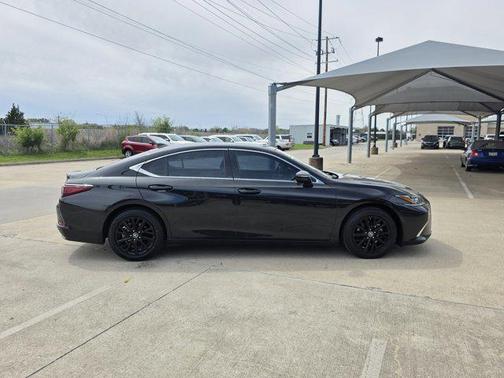 2022 Lexus ES 350 Base