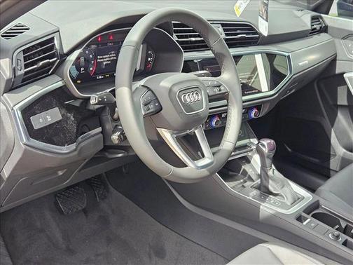 Navarra Blue Metallic 2025 Audi Q3 Premium 45 TFSI S line quattro Tiptronic