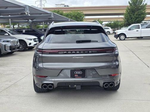 Silver/Gray 2025 Porsche Cayenne Cayenne