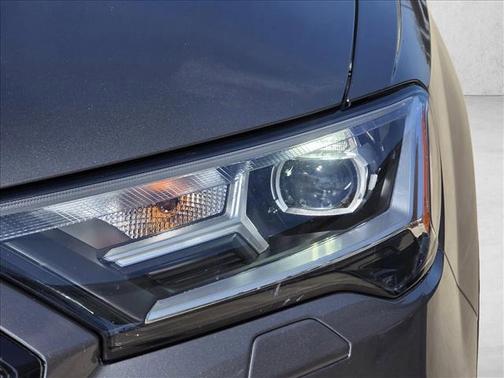 2021 Audi Q7 45 Premium Plus