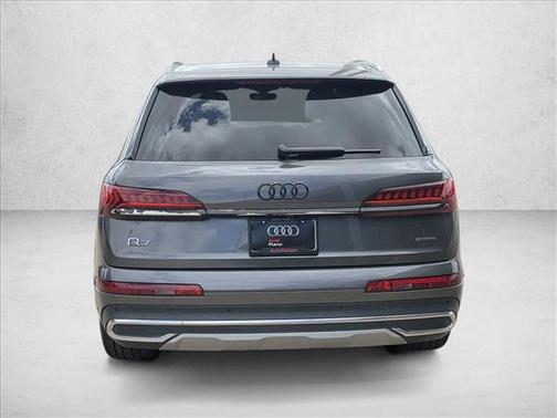 2021 Audi Q7 45 Premium Plus