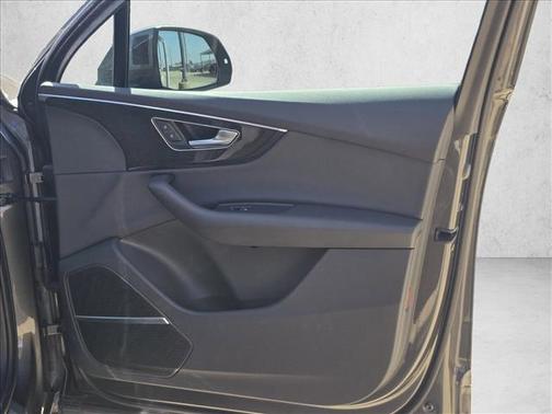 2021 Audi Q7 45 Premium Plus