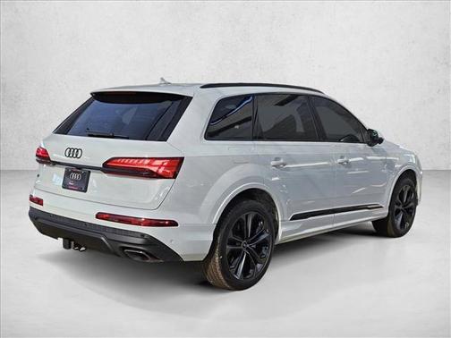 2025 Audi Q7 55 Premium Plus