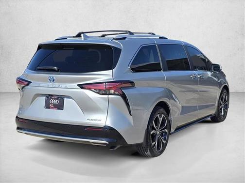 2025 Toyota Sienna Platinum