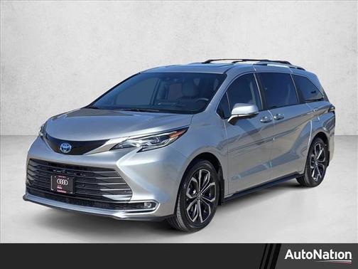 2025 Toyota Sienna Platinum