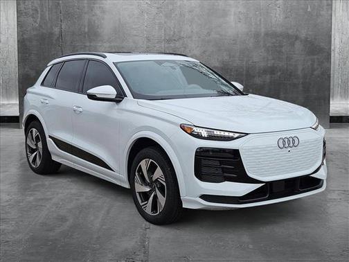 2025 Audi Q6 e-tron Premium Plus quattro