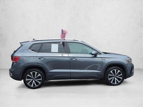 Gray 2023 Volkswagen Taos SE