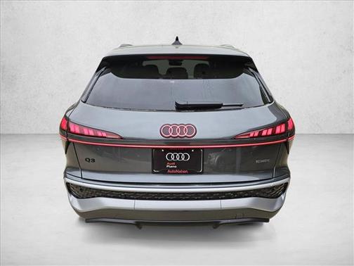 Daytona Gray Pearl Effect 2026 Audi Q3 S line