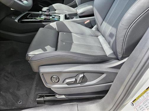 2024 Audi Q5 45 S line Premium