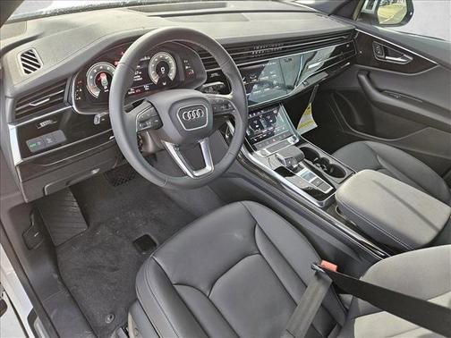 2025 Audi Q8 55 Premium