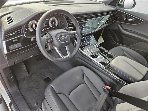 2025 Audi Q8 55 Premium
