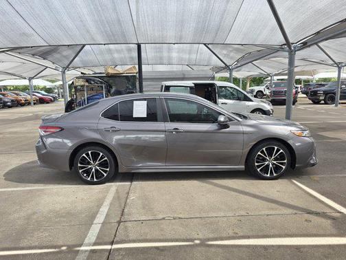 Predawn Gray Mica 2018 Toyota Camry SE