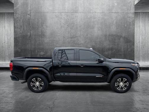 2023 GMC Canyon Base