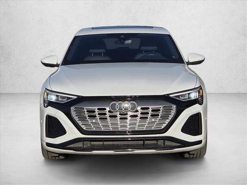 2024 Audi Q8 e-tron Premium Plus