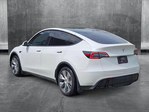 2022 Tesla Model Y Long Range Dual Motor All-Wheel Drive
