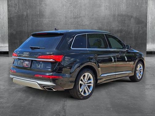 2025 Audi Q7 55 Premium Plus