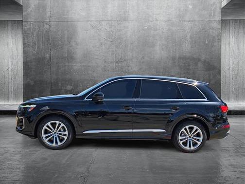 2025 Audi Q7 55 Premium Plus