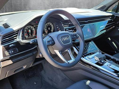 2025 Audi Q7 55 Premium Plus