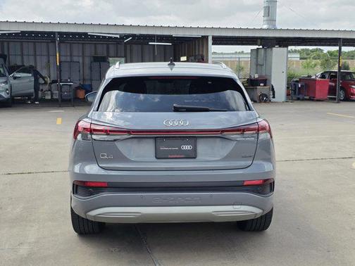 Pebble Gray 2022 Audi e-tron Premium Plus